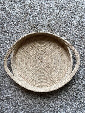 Woven Oval Natural Grass Tray with Handles Indoor Decor Collection Diameter 11''